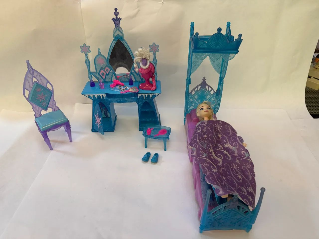 Cama e penteadeira da Forzen originais!  - Foto 2