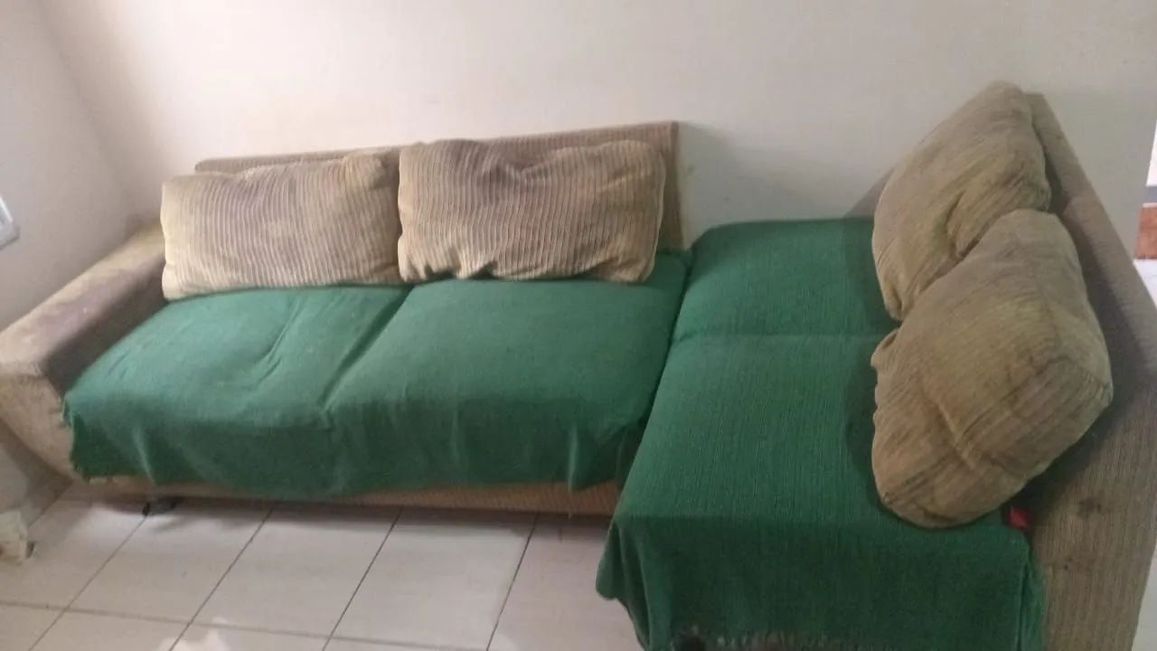 Sofá, com excelente estrutura.  - Foto 2