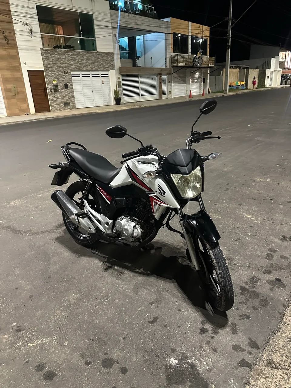 Honda Titan 160 só pegar e rodar