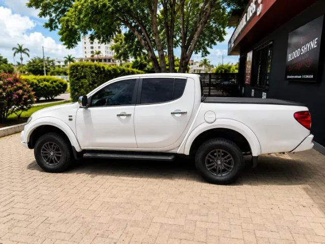 Mitsubishi L200 2015
