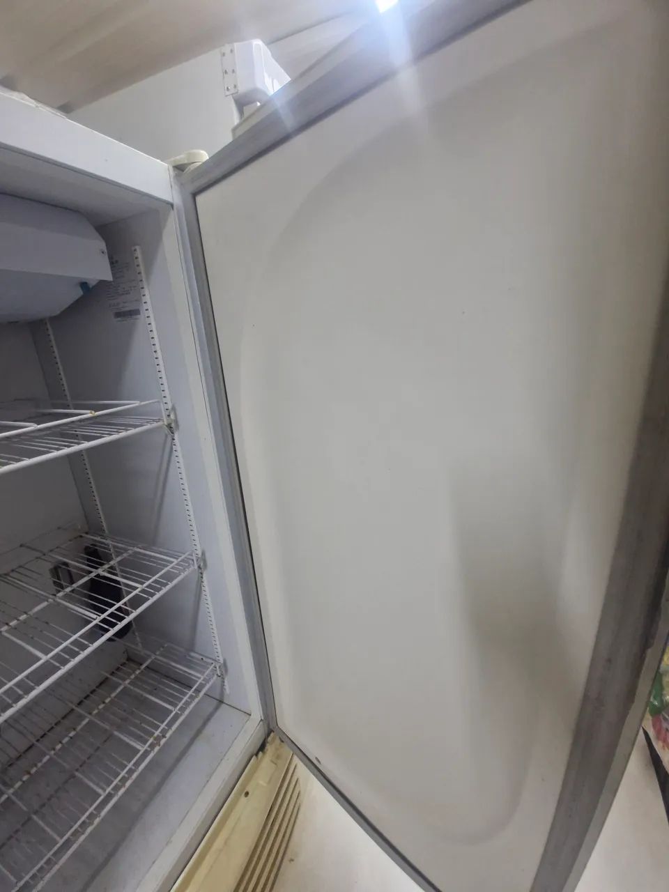 CERVEJEIRA COM REGULAGEM 0°,-2°,-4° EM OTIMO ESTADO  - Foto 2