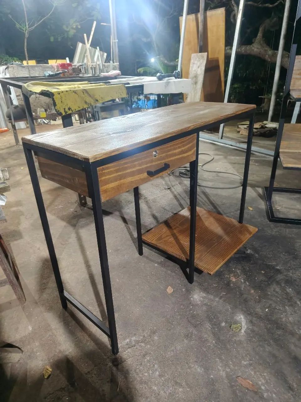 Mesa com gaveta estilo industrial  - Foto 4