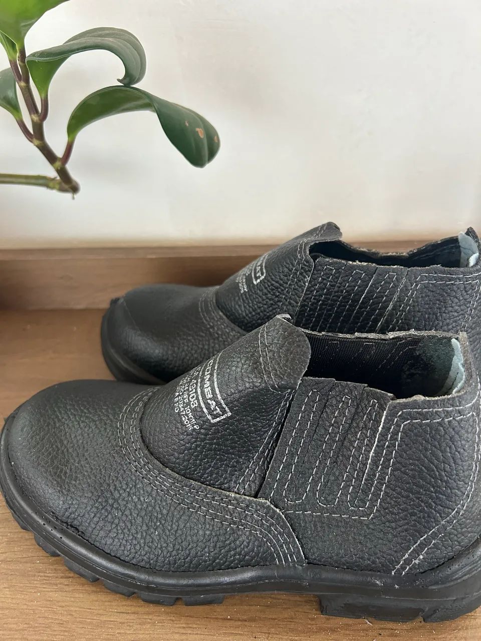 PACOTE COM 15 BOTAS DE SEGURANÇA 