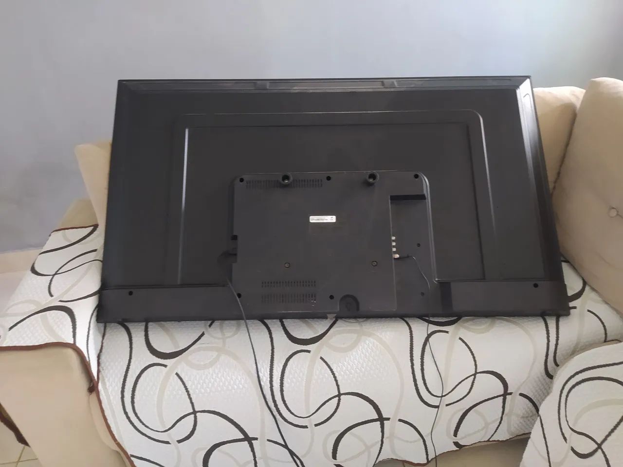 Televisão Philco com defeito no Led.
