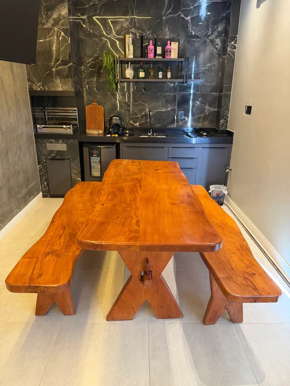 Mesa de jaqueira