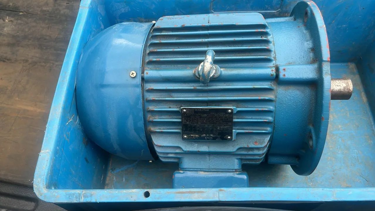 Motor Trifásico Weg 10 CV  W22 plus 7,5W 220/380/440V - Foto 2