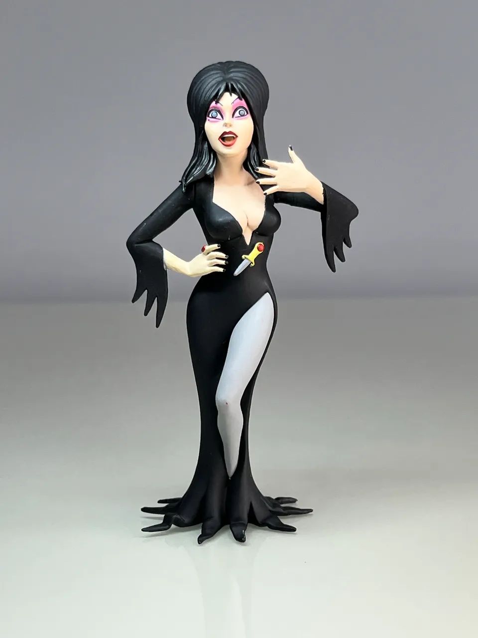 Elvira Toony Terrors Neca