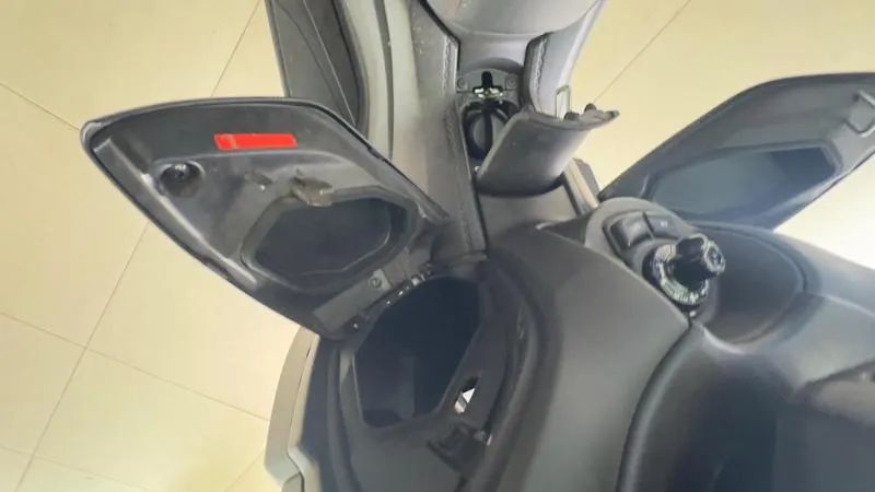 YAMAHA XMAX 2023 - Foto 5