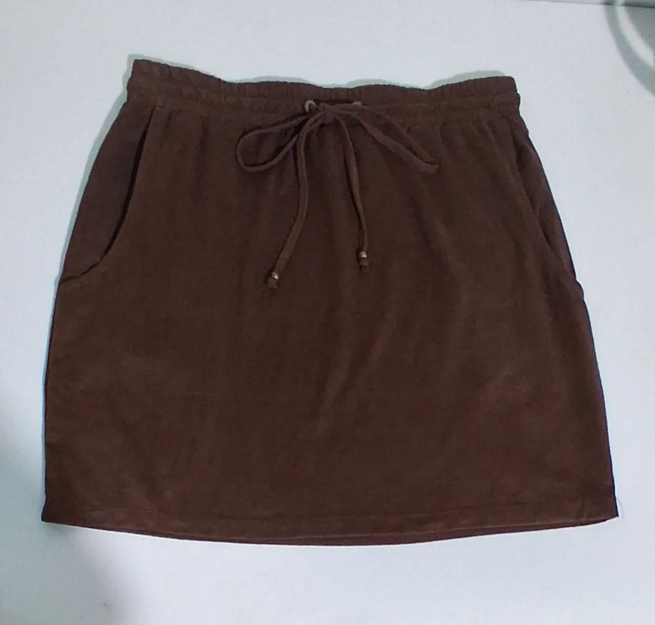 Saia marrom em suede da  INFINI