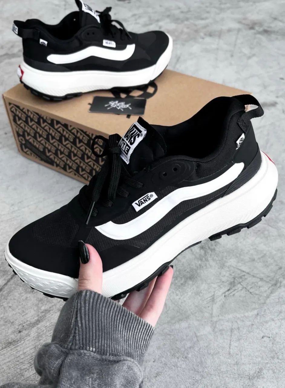 Tênis Vans Mte Crosspath Black White (NUNCA USADO)