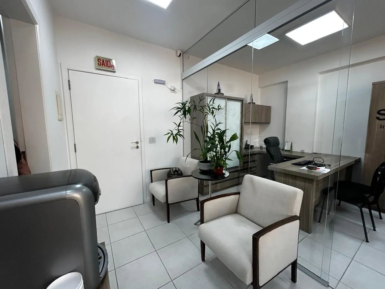 Sala comercial para Alugar com 2 vagas de garagem - Foto 3