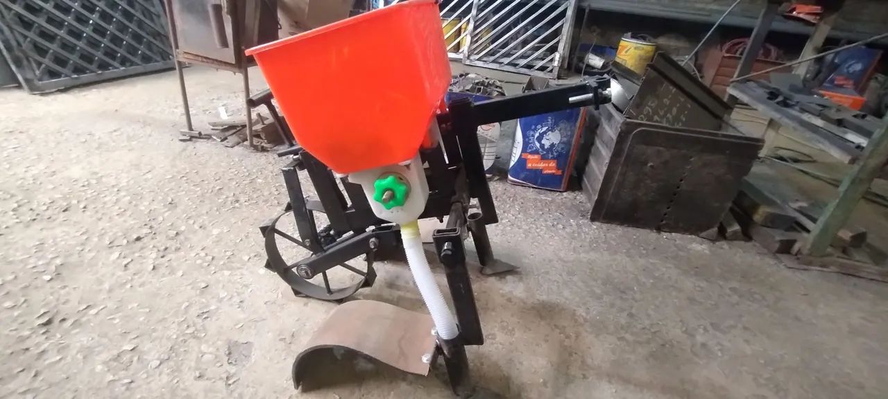 Plantadeira tratorito motocultivador  - Foto 4