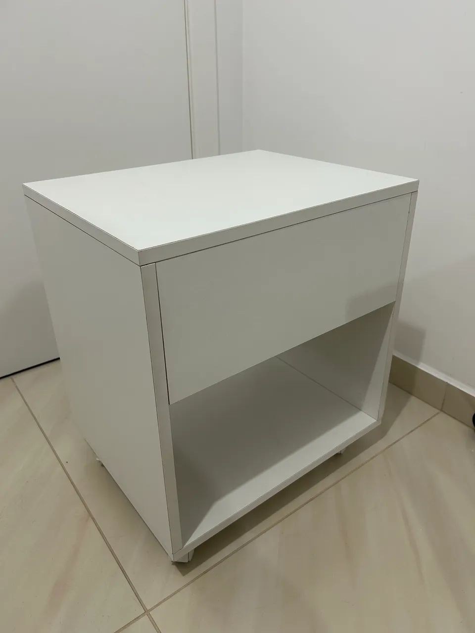 Mesa de cabeceira branca  - Foto 2