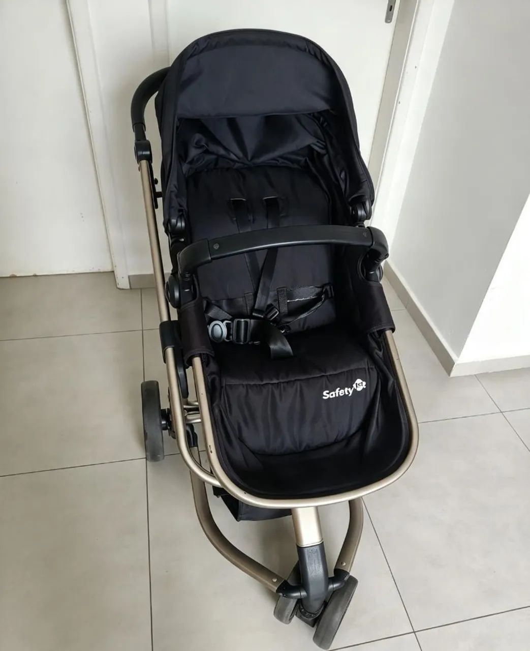 Carrinho de bebê Moisés 