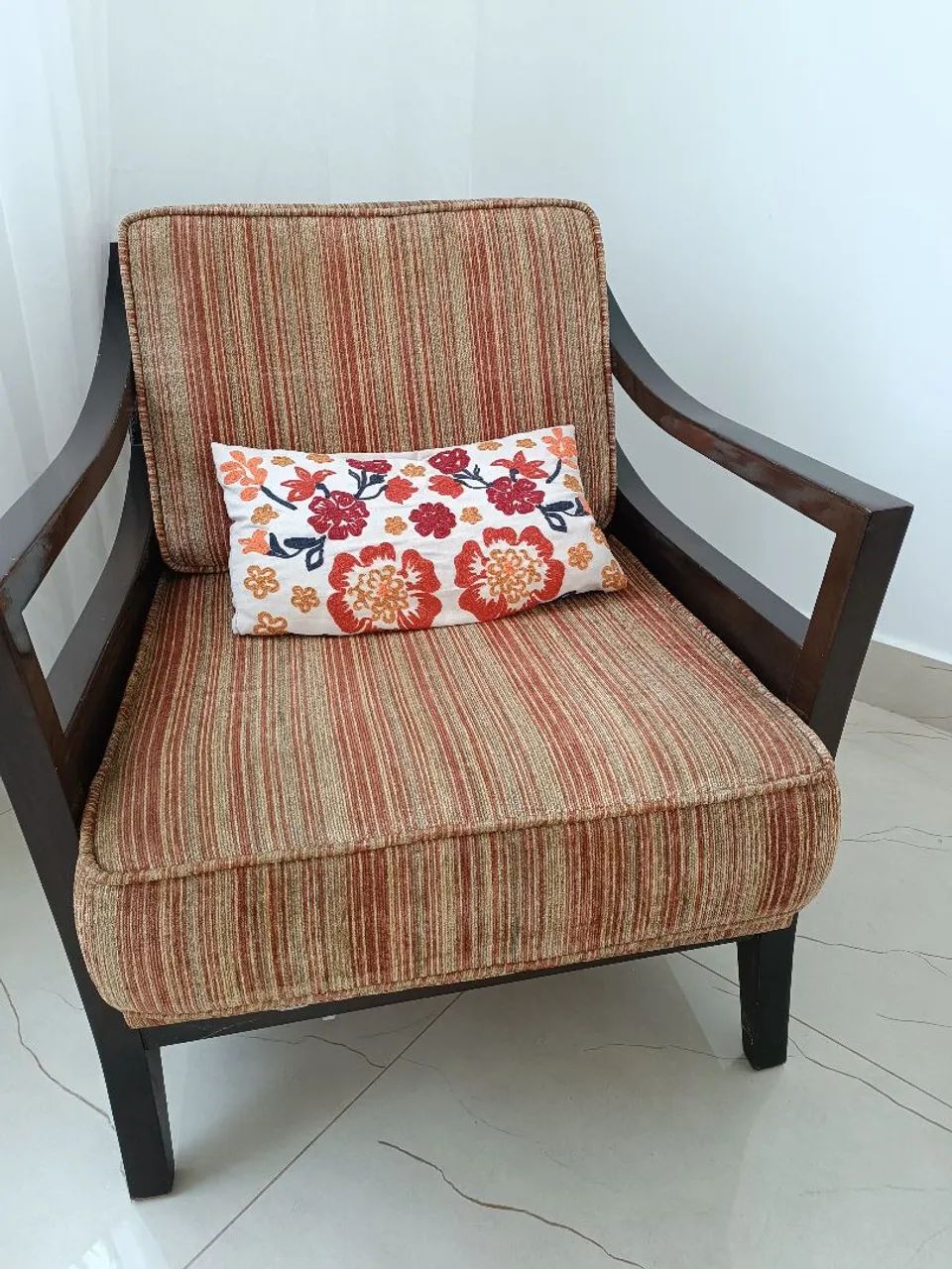 Poltronas Época decoração novinhas  - Foto 2