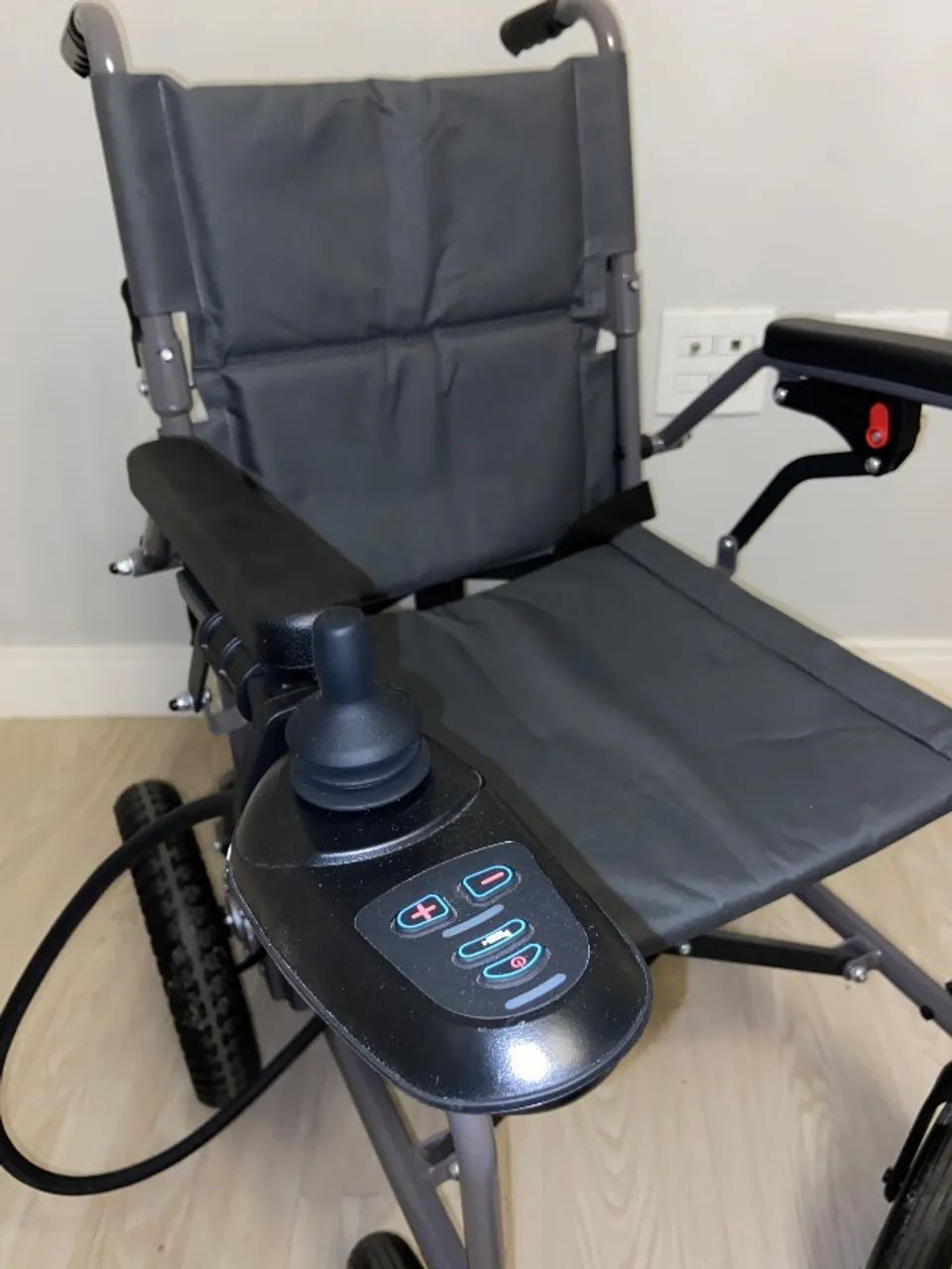 Cadeira De Rodas Motorizada D750 Light Dellamed - Foto 2
