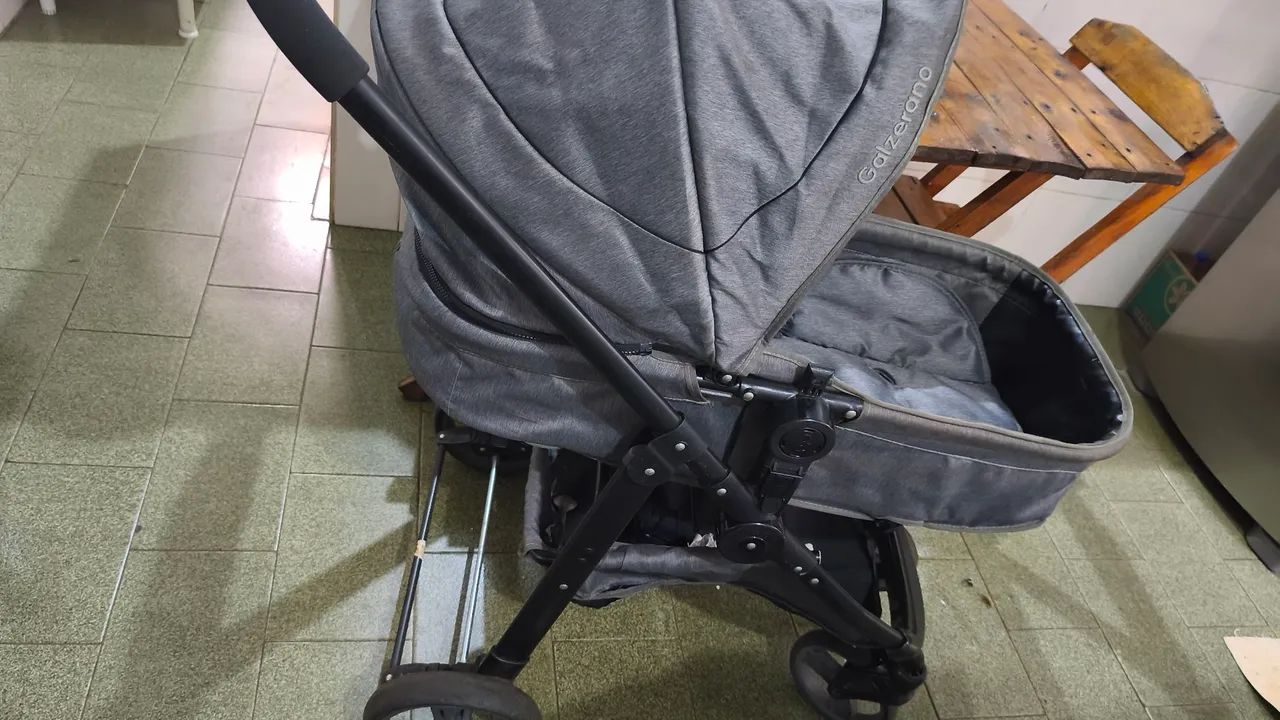 Carrinho de bebê com bebê conforto Galzerano  - Foto 2