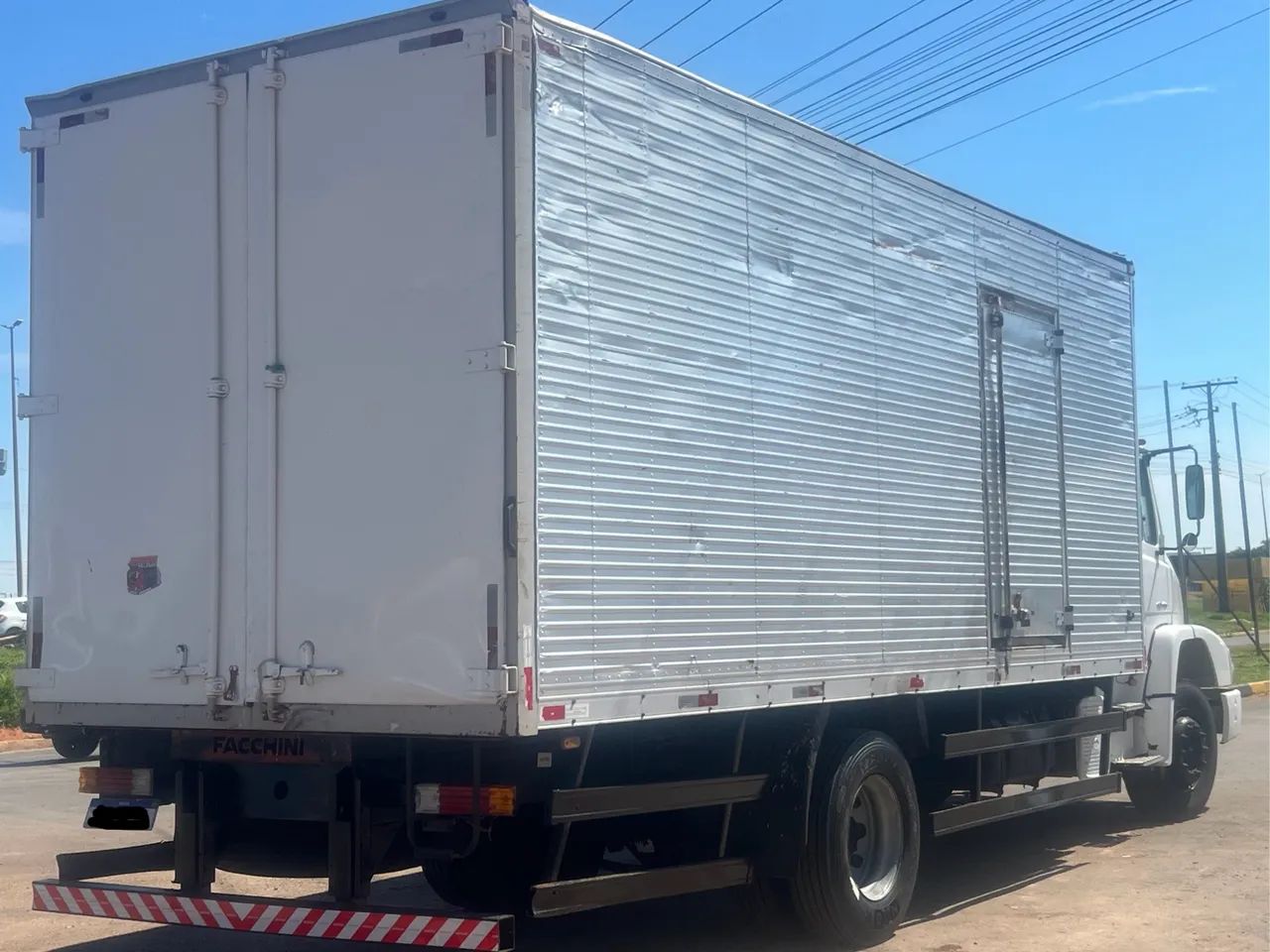 Vendo 1319 atron ano 2013 - Foto 5