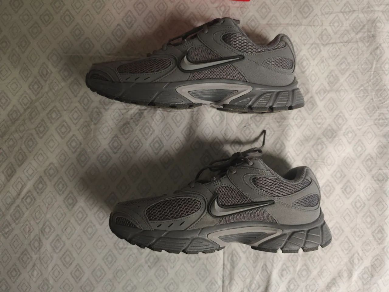 Tênis Nike v5 chumbo