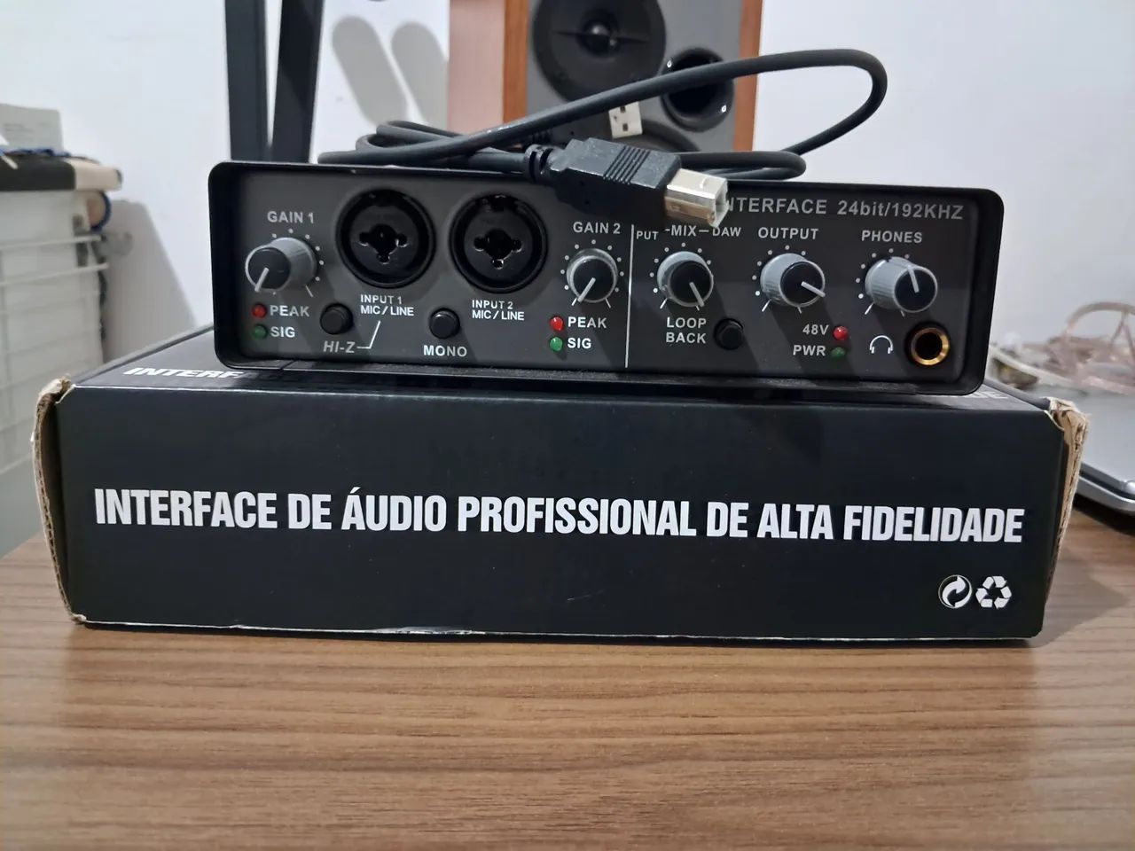 Inferface de Áudio T. Q-24442876670478264320