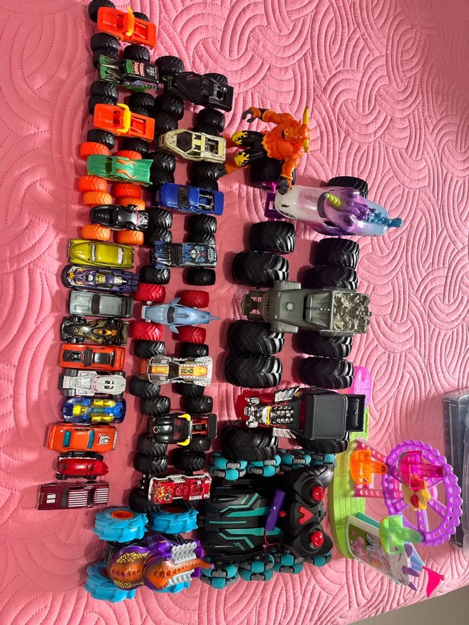 Kit carrinhos e brinquedos  - Foto 4