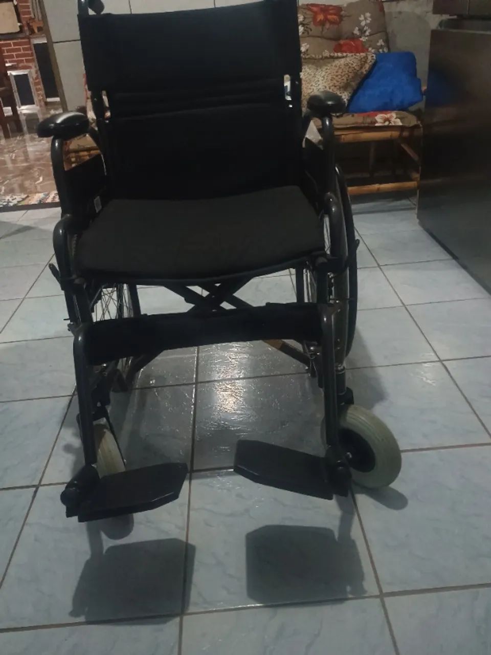 Vendo cadeiras de rodas  - Foto 3