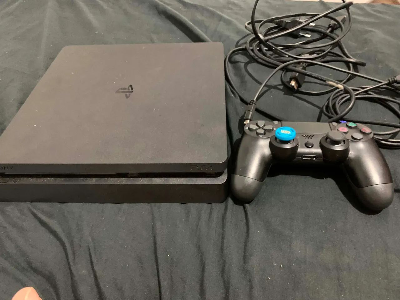 PS4 Slim 
