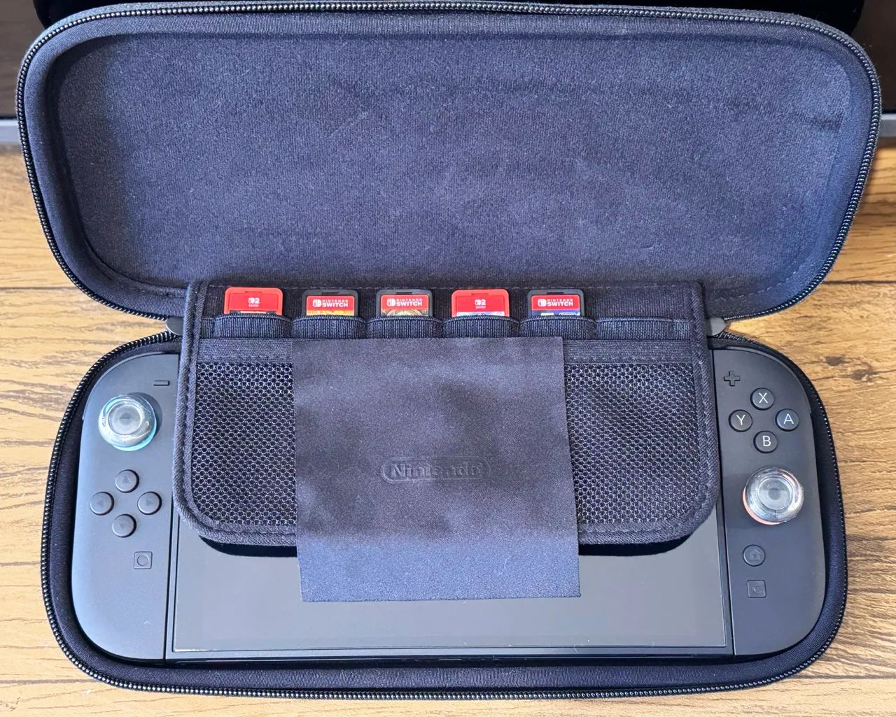Case oficial Switch 2 - Foto 2