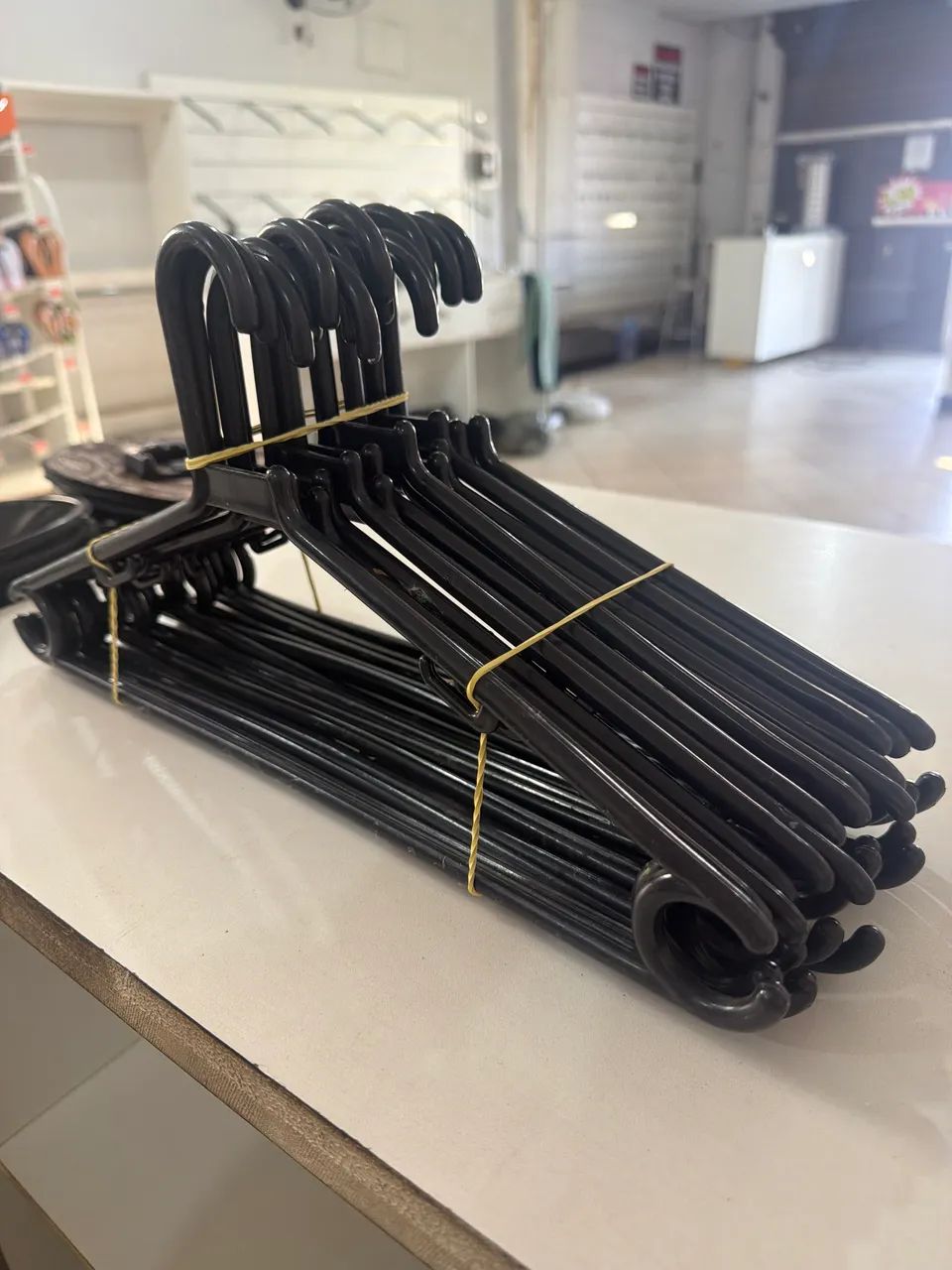 20 cabides por 15 reais  - Foto 2