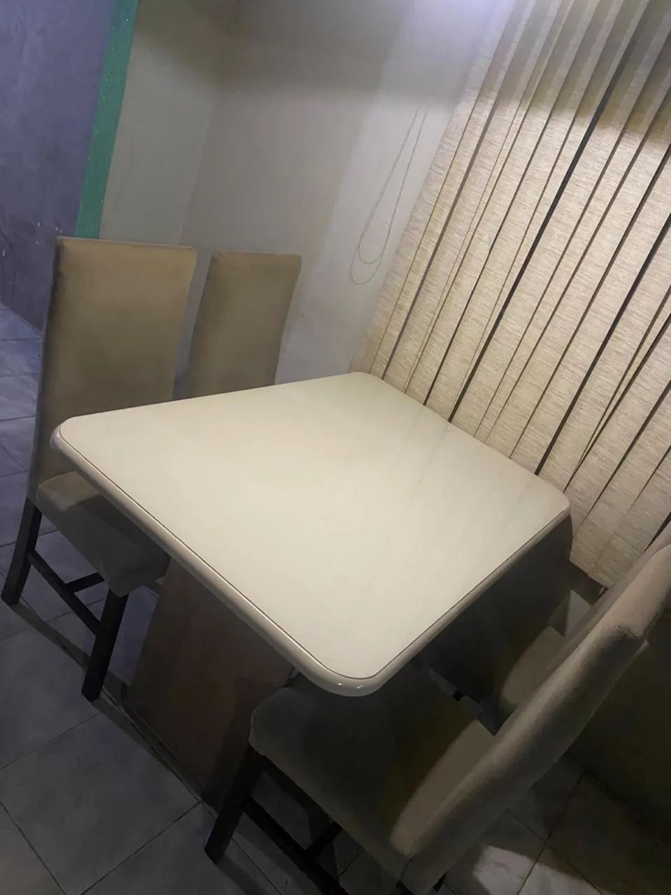 Vende-se mesa de jantar 4 cadeiras  - Foto 3