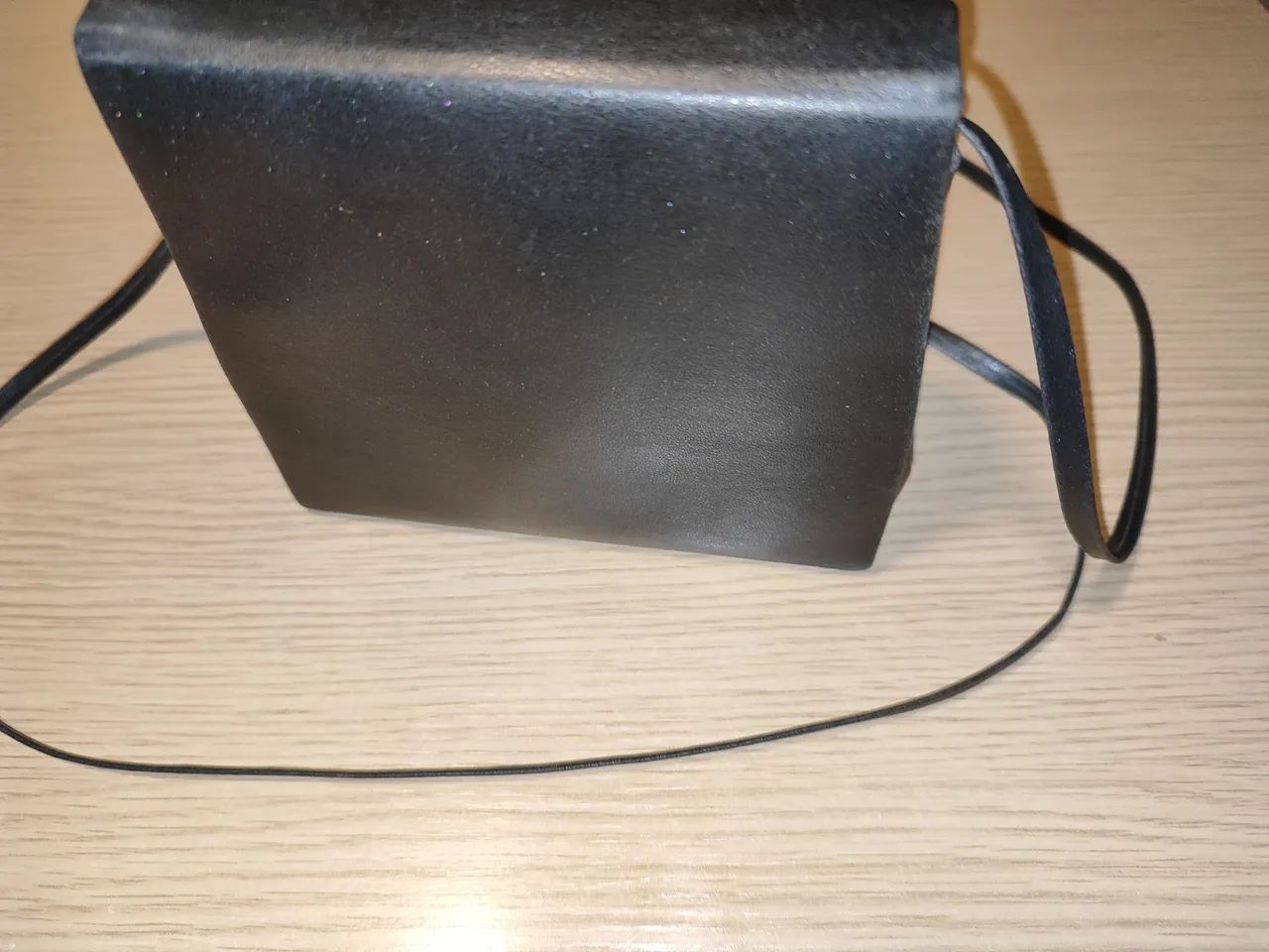 Bolsa pequena couro sintético - preta  - Foto 5