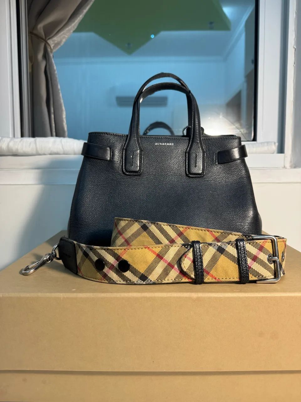    Burberry | Peça Autêntica e Muito Bem Conservada