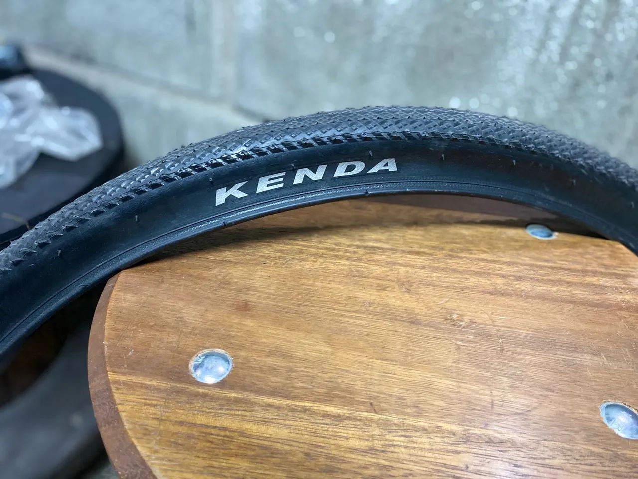 Pneus Kenda 700/40  graves Par - Foto 2