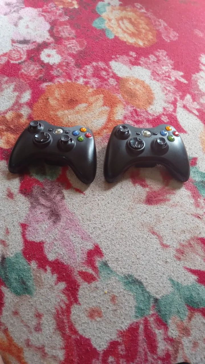 Xbox 360 + 2 controles + 30 jogos - Foto 2