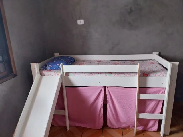 Cama Infantil com Escorregador.