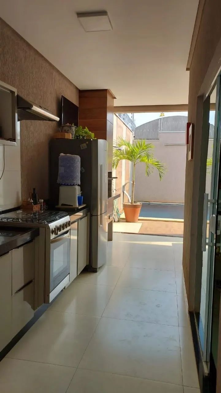 Casa com piscina, 3 quartos. - Foto 2
