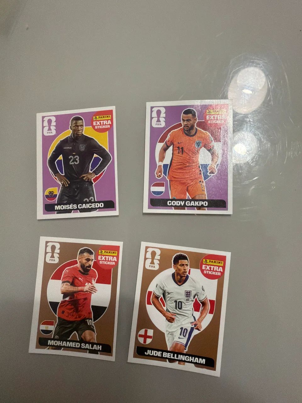 4 figurinhas legends