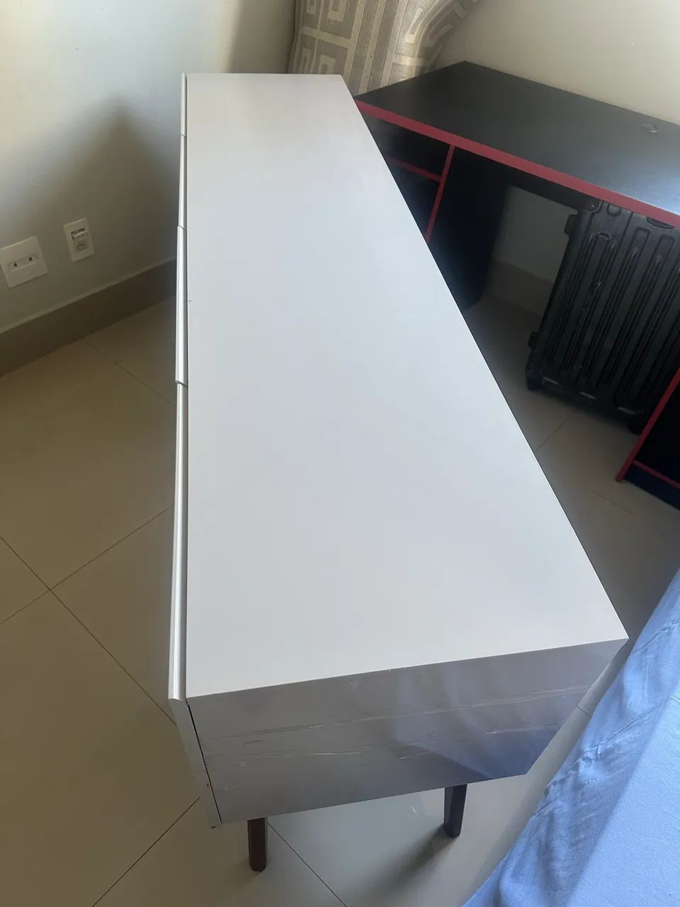 Rack / Buffet Branco Alto Brilho com 4 Portas - Design Moderno - Foto 4