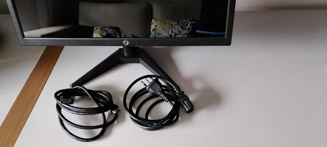 Monitor LED Tronos 19 Polegadas TRS-HK19WY Resolução HD e conexões HDMI e VGA USADO - Foto 3