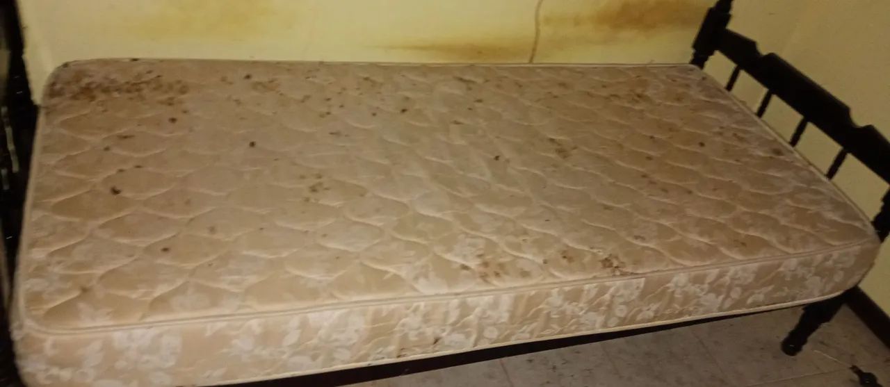 Colchão de casal e de solteiro pra vender rápido  - Foto 4
