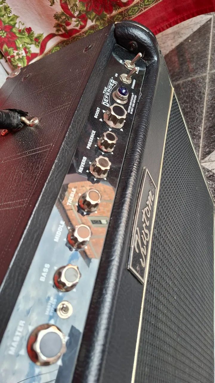 Amp Kustom Defender  - Foto 5