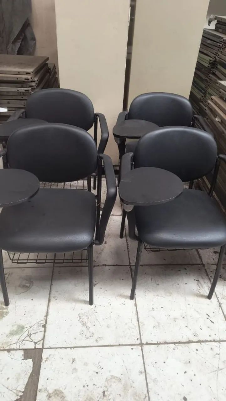 Cadeiras universitária com prancheta emborrachada 