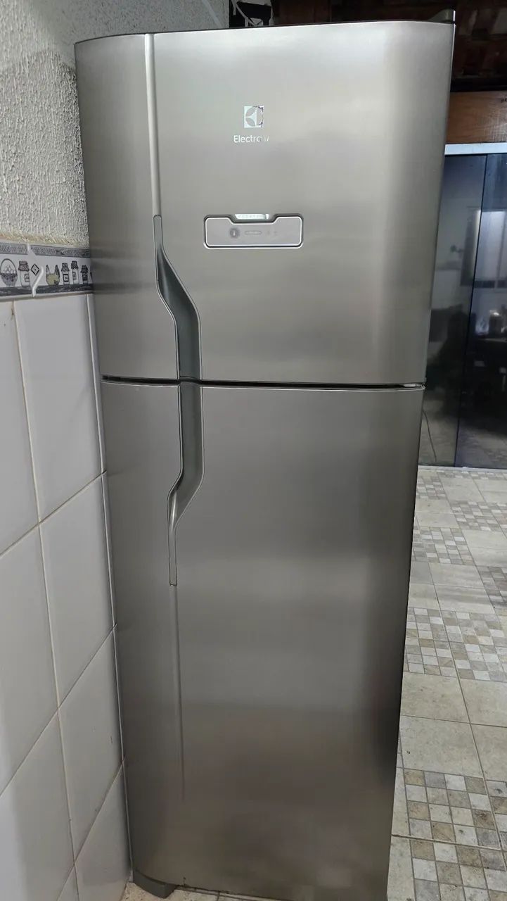 Geladeira Electrolux inox