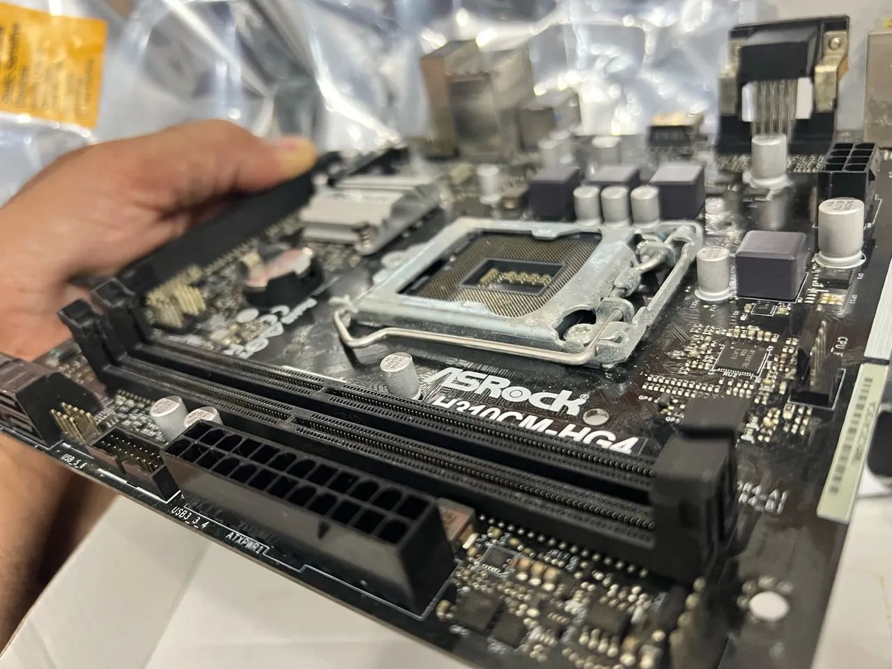 Placa mãe ASrock h310cm-hg4  - Foto 2