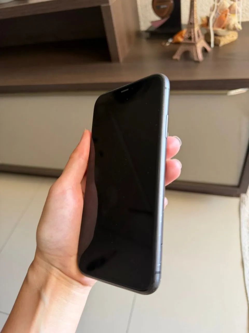 Vendo IPhone 11, preto, 128gb, bateria 67% original, bem conservado. Vai com carregador - Foto 6