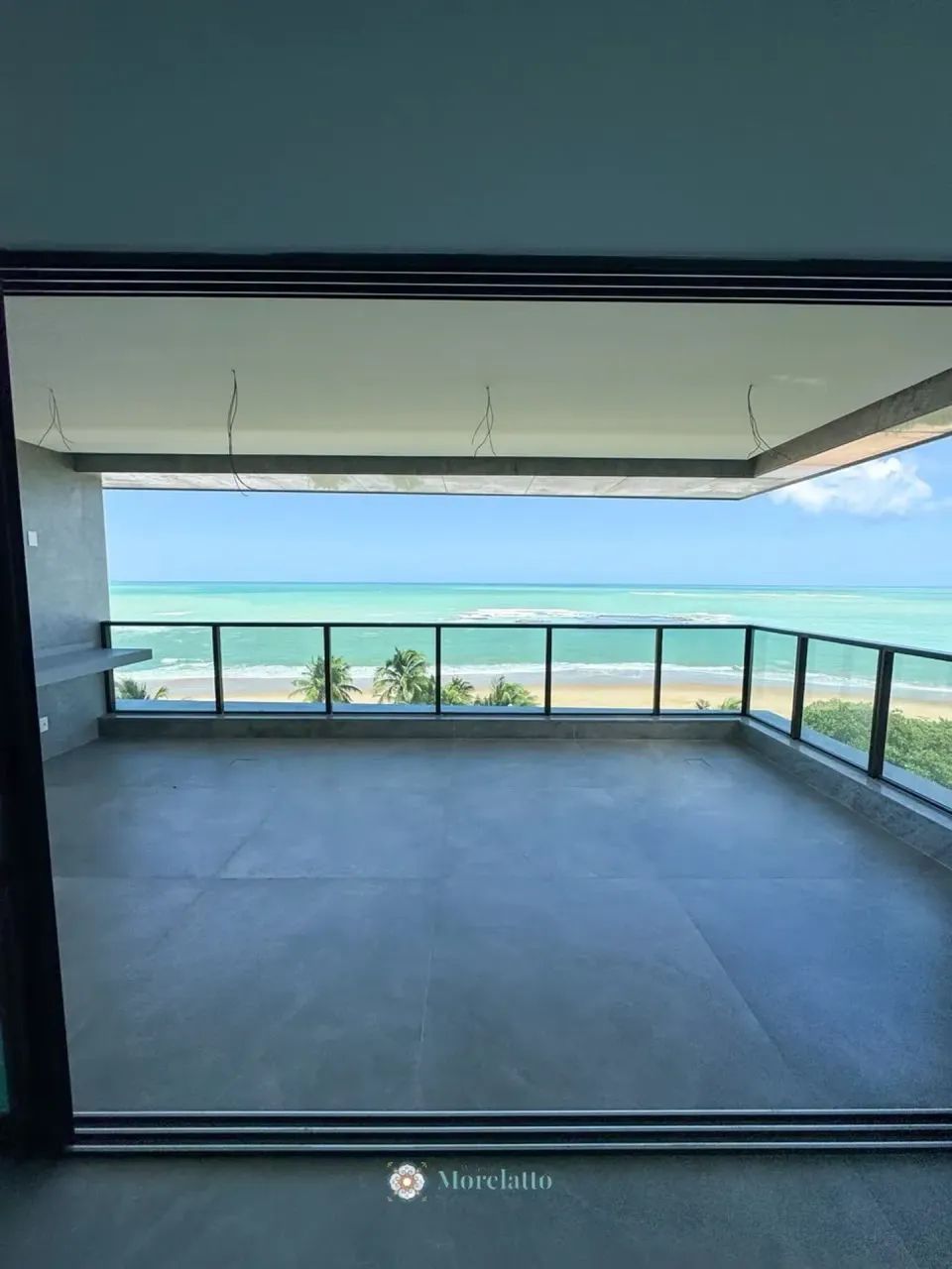 Beira-mar com 4 suítes à praia de Jacarecica