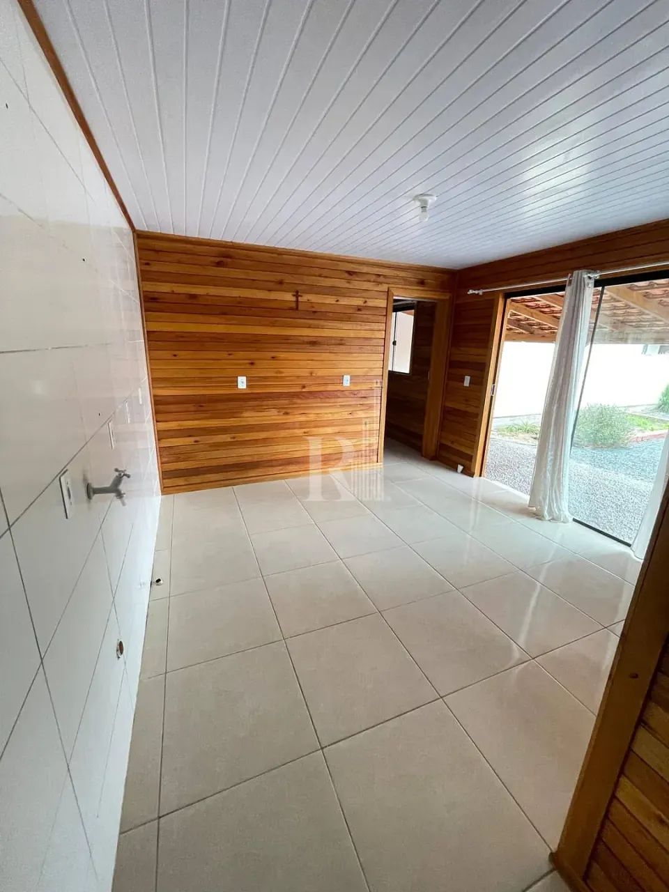 Casa para locação com dois dormitórios e área de lavanderia coberta, Joaia, Tijucas, SC - Foto 4