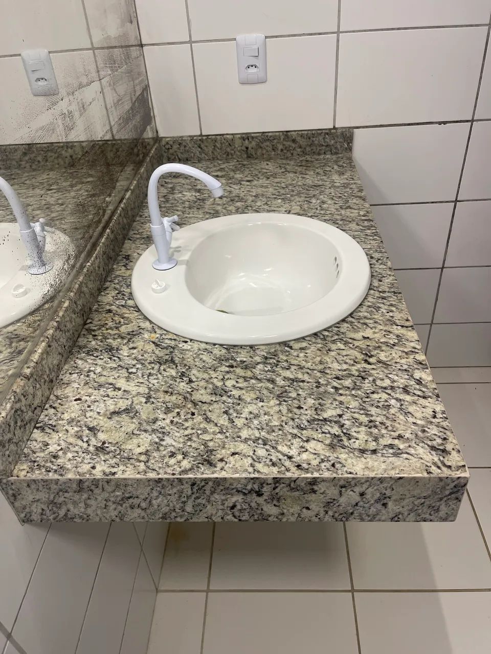 Vende-se uma bancada de granito completa - Foto 3