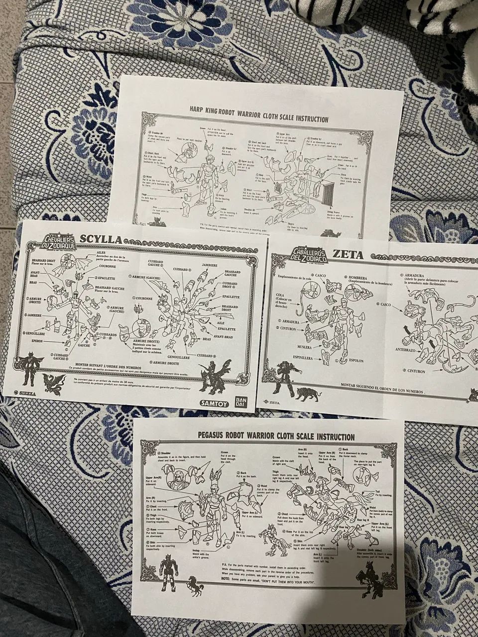 Manuais vintage dos cavaleiros do zodíaco 