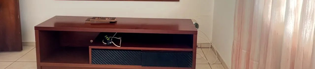 Rack de madeira maciça 